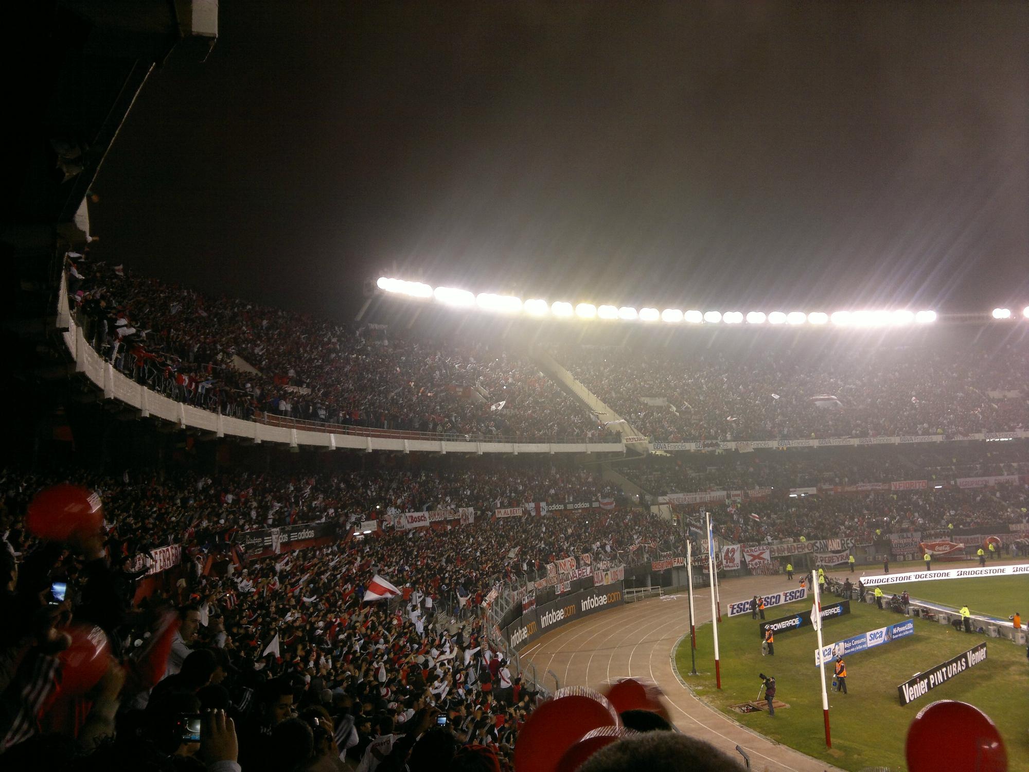 Стадион Монументаль Буэнос Айрес. Лучший стадион Аргентины. Estadio River Plate Buenos aires Argentina December 5 th 1992. River Plate стадион где находится.