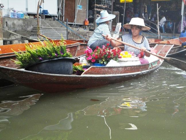 Плавающий рынок в Бангкоке. Ответ бангкок