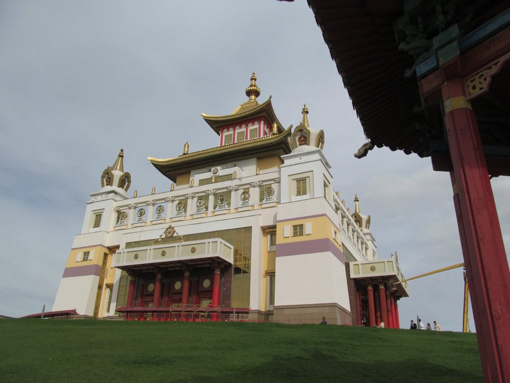 Храм (хурул) «Золотая обитель Будды Шакьямуни»