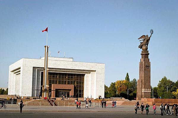 Памятники, статуи, мемориалы и монументы в Бишкеке - названия, описание, фото, отзывы