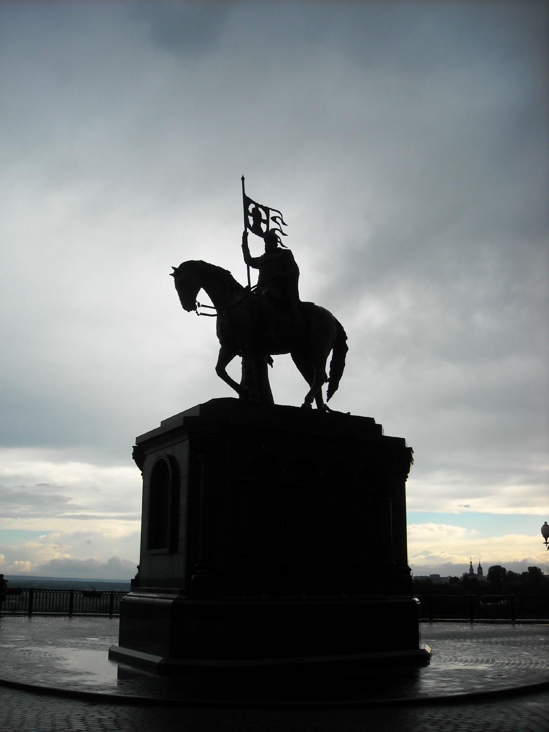 Памятник князю Владимиру и святому Федору