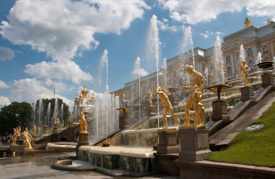 Определена дата старта сезона фонтанов в Петергофе