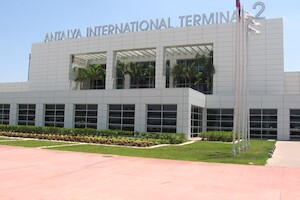 Аэропорт Антальи с началом летнего сезона запустил второй терминал