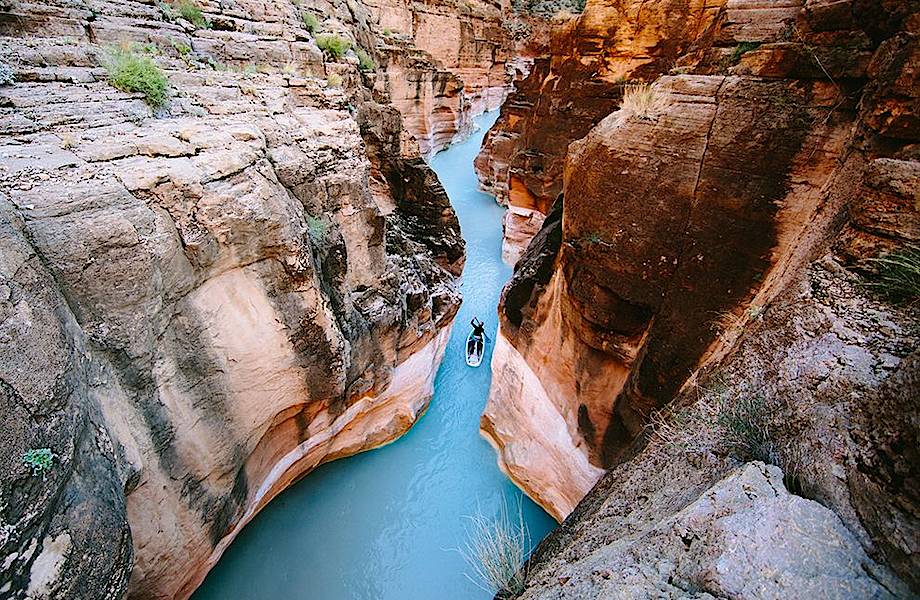 ​Экстрим фото недели: Сара Баттерфилд покоряет Стоячий ручей в Большом каньоне