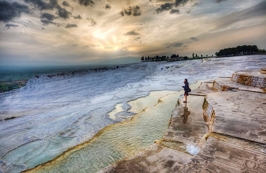​10 Самых удивительных термальных источников и озер со всего мира