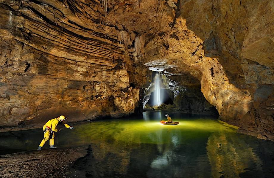 ​8 фото самых глубоких пещер от их первооткрывателя Робби Шона