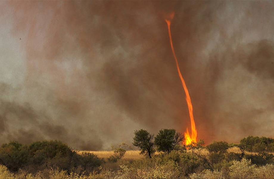 ​Огненное торнадо было заснято в Австралии