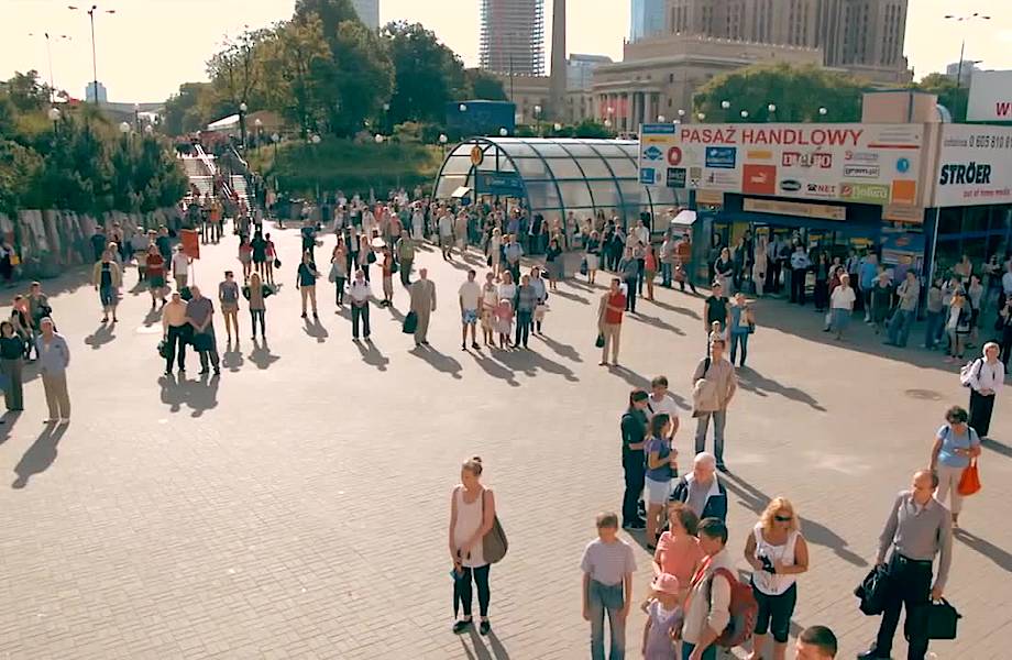 Видео: ежегодная минута памяти в Варшаве - самая необыкновенная в мире