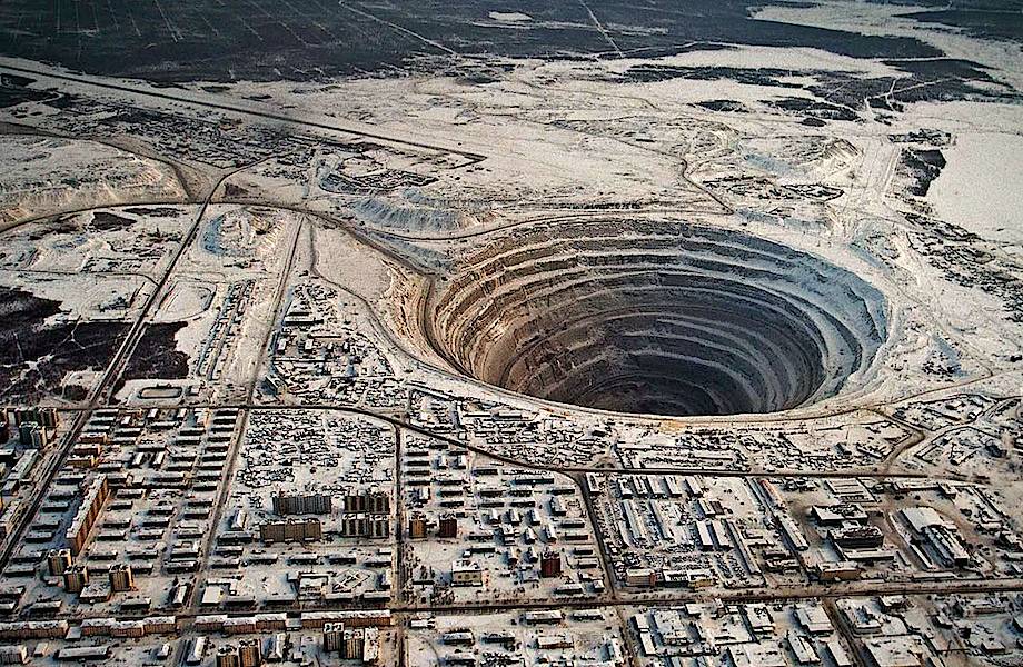 Заброшенная алмазная шахта «Мирная»