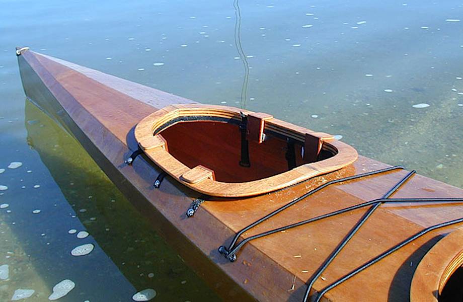 Ты не поверишь, когда узнаешь, кто является пассажиром этой лодки!