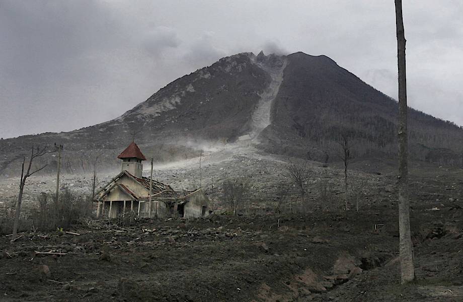 Вулканические деревни-призраки в Индонезии