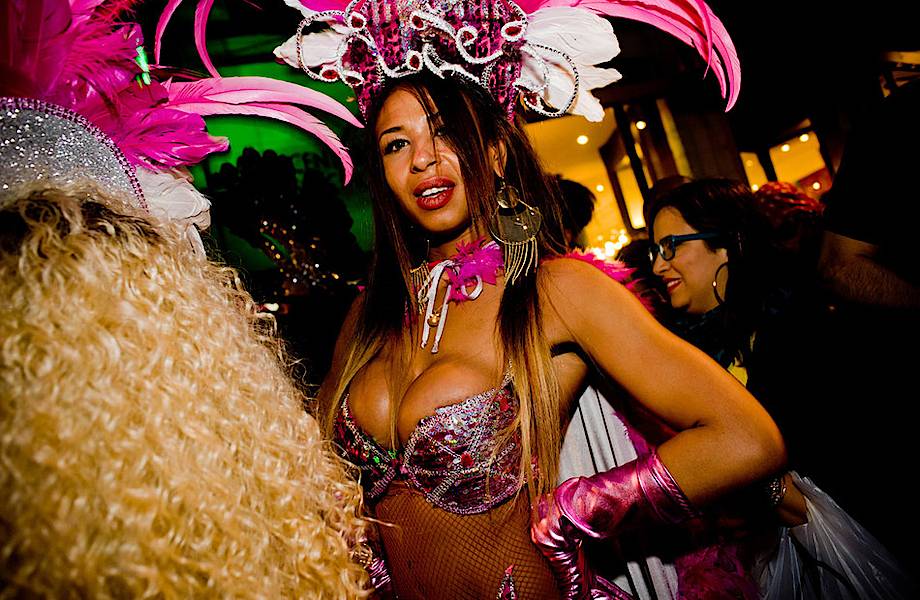 19 самых колоритных снимков карнавалов со всего мира в нынешнем году 