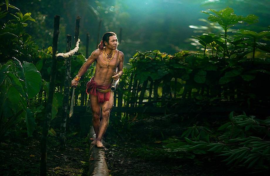 Как живет индонезийское племя, до которого до сих пор не дошла цивилизация 