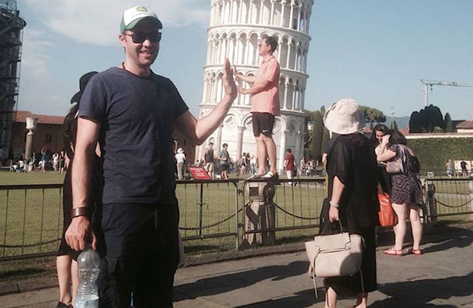 Этот парень показал, как надо фотографироваться с Пизанской башней!