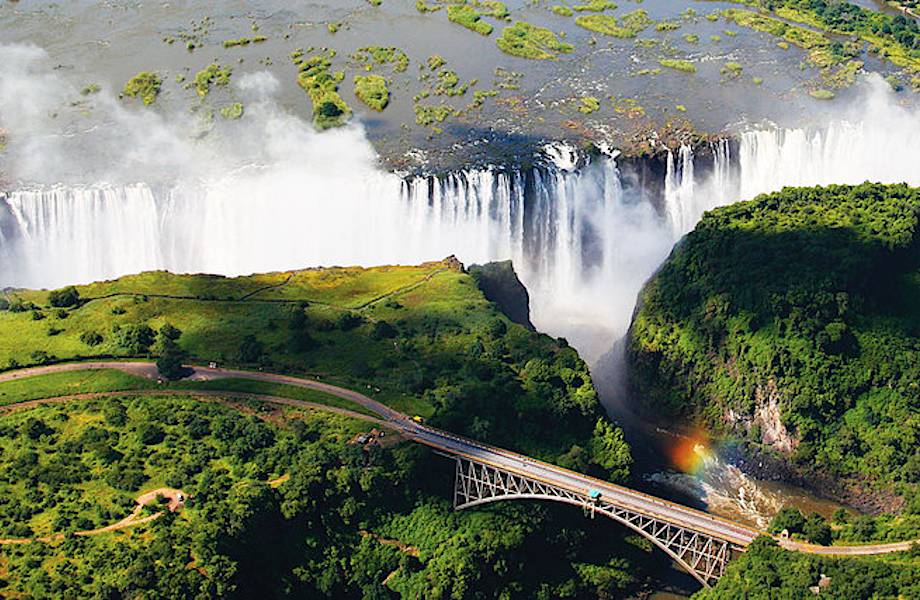 Узнайте, где можно полетать над самым большим водопадом в мире
