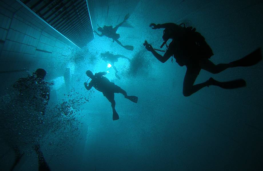 Незабываемое погружение: самый глубокий бассейн в мире