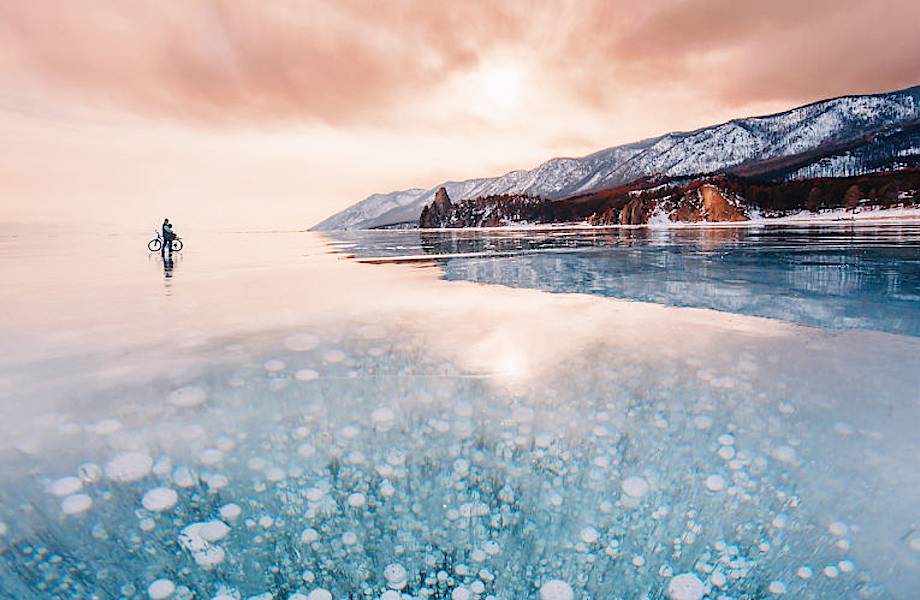 10 фото замерзшего Байкала, красота которого слишком ослепительна для нашей планеты