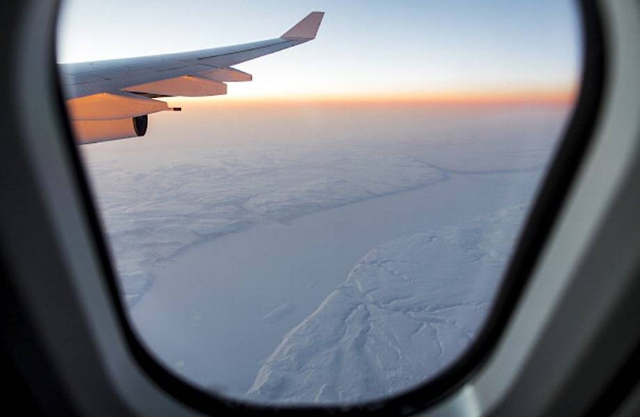 Ты никогда не задумывался, почему окна в самолетах овальные?