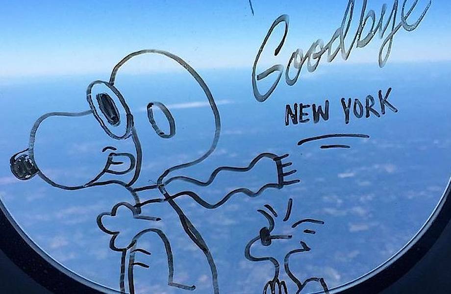 Художник оставляет классные рисунки на окнах самолета во время каждого полета