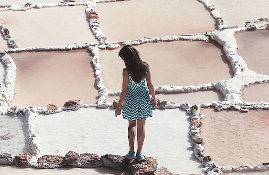 Двое путешественников показали красоту уникальных соляных прудов Перу