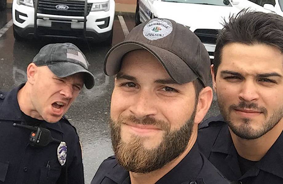 Флоридские полицейские прославились благодаря яркому селфи