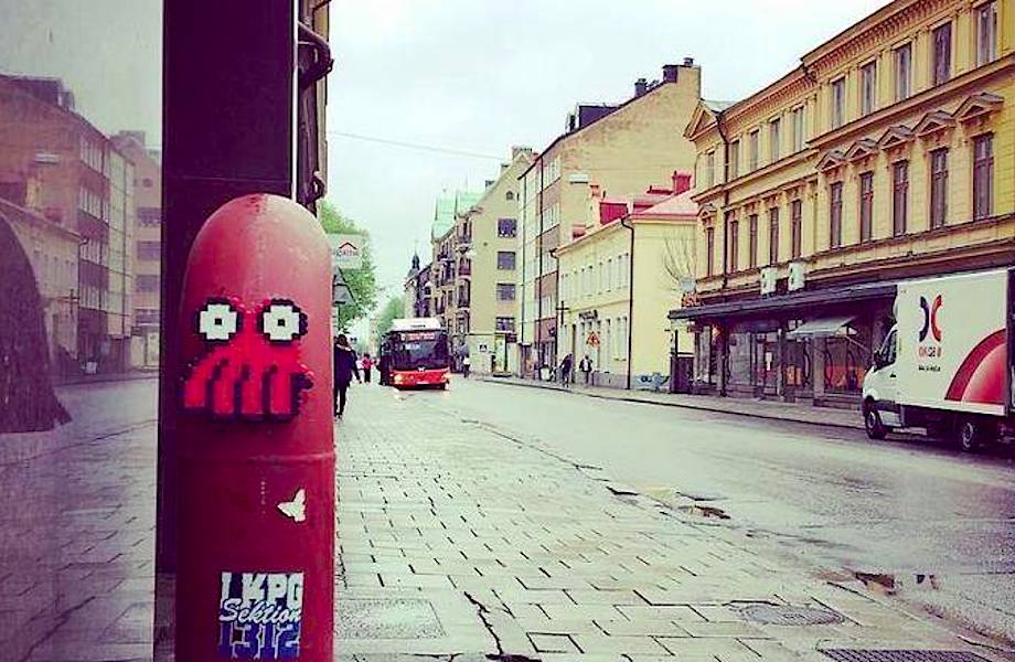 Шведский художник украшает улицы пиксельными картинками