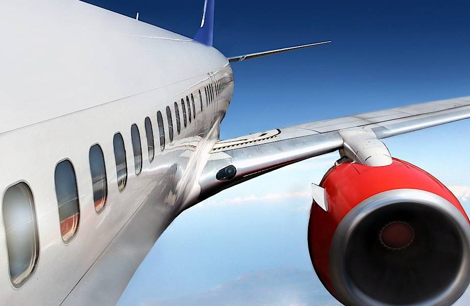 Откуда в салоне самолета, летящего на высоте 10 000 метров, берется кислород