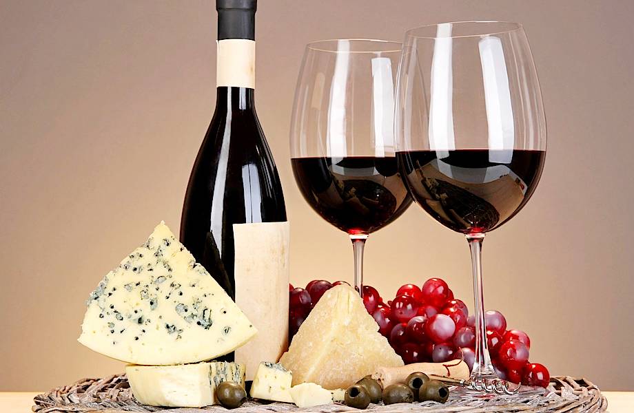 Почему французы считают сыр с плесенью самым лучшим из сыров
