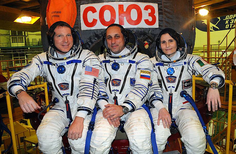 Коварная невесомость: космонавты МКС страдают из-за увеличения роста