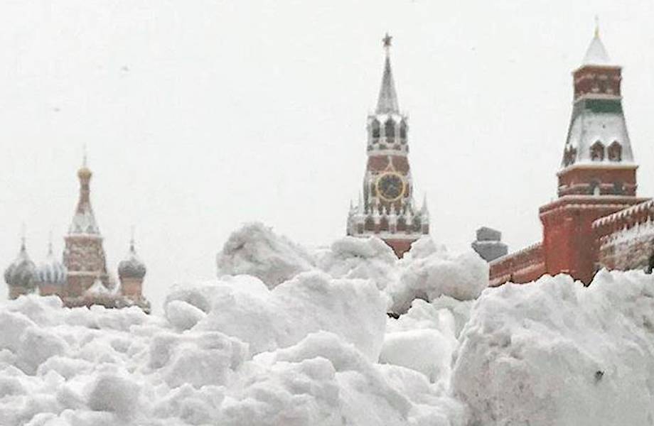 Феноменальный снегопад в Москве в ярких фотографиях из Инстаграма москвичей 