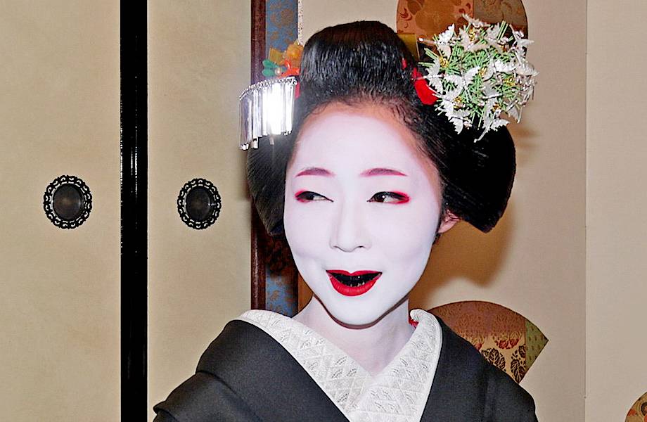 О вкусах не спорят: зачем японцы красили зубы в черный цвет