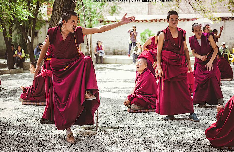 О чем спорят тибетские монахи
