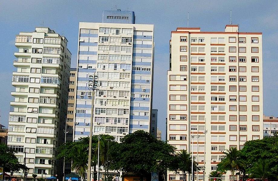 Город падающих зданий: почему в бразильском Сантосе дома напоминают Пизанскую башню