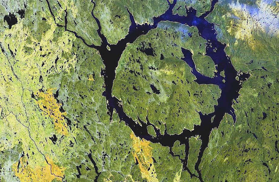 Глаз Квебека: необычное озеро Канады, образовавшееся в результате удара метеорита