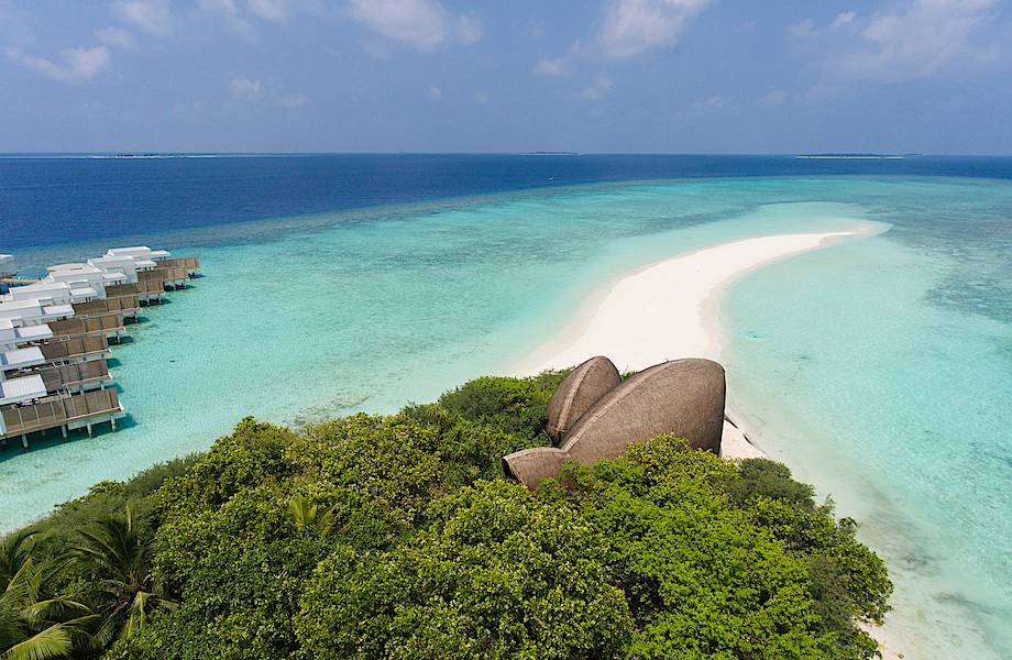 Dhigali Maldives  — «босой» остров
