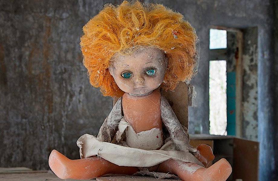 Полное отчуждение ЧАЭС: куклы, оставленные в детском саду Припяти