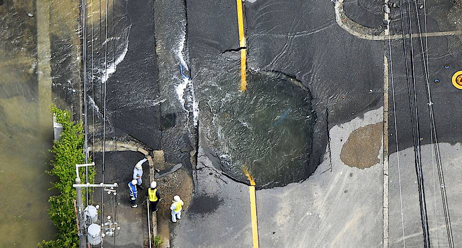 Фото дня: последствия землетрясений в Японии
