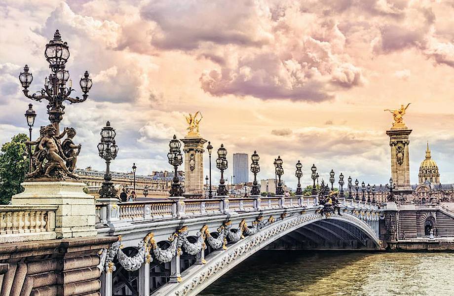 Почему самый красивый мост Парижа носит имя российского императора Александра III 