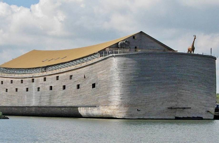 Голландец построил точную копию Ноева ковчега и хочет перевезти его на «божью землю»