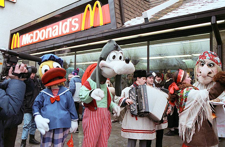 Видео: Открытие первого в СССР McDonald’s в 1990 году
