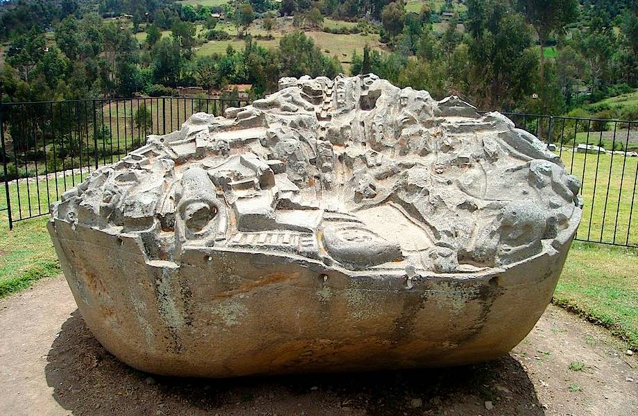 Камень Сайвит в Перу: историки до сих пор не знают, кто и зачем вырезал на нем город