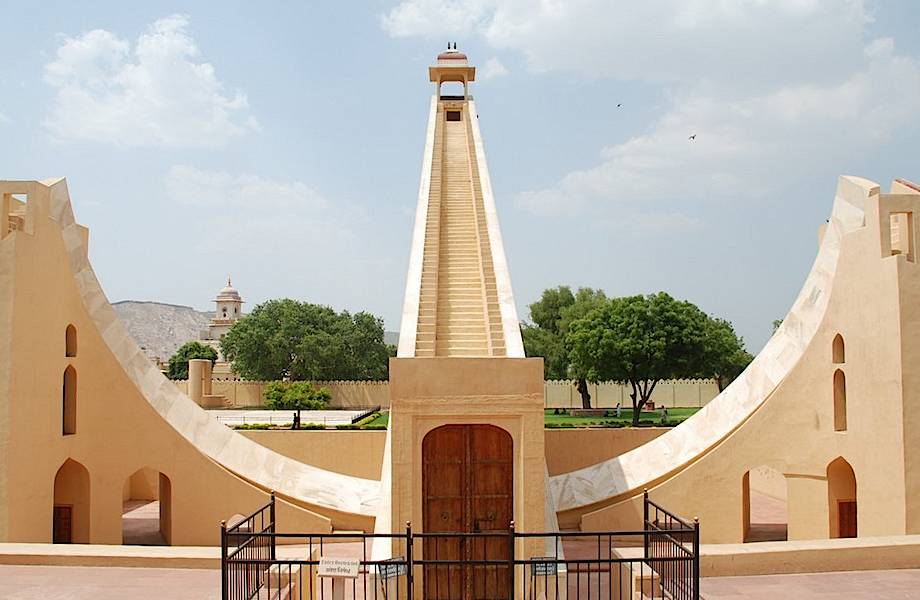 Средневековая обсерватория Джантар Мантар (Jantar Mantar)