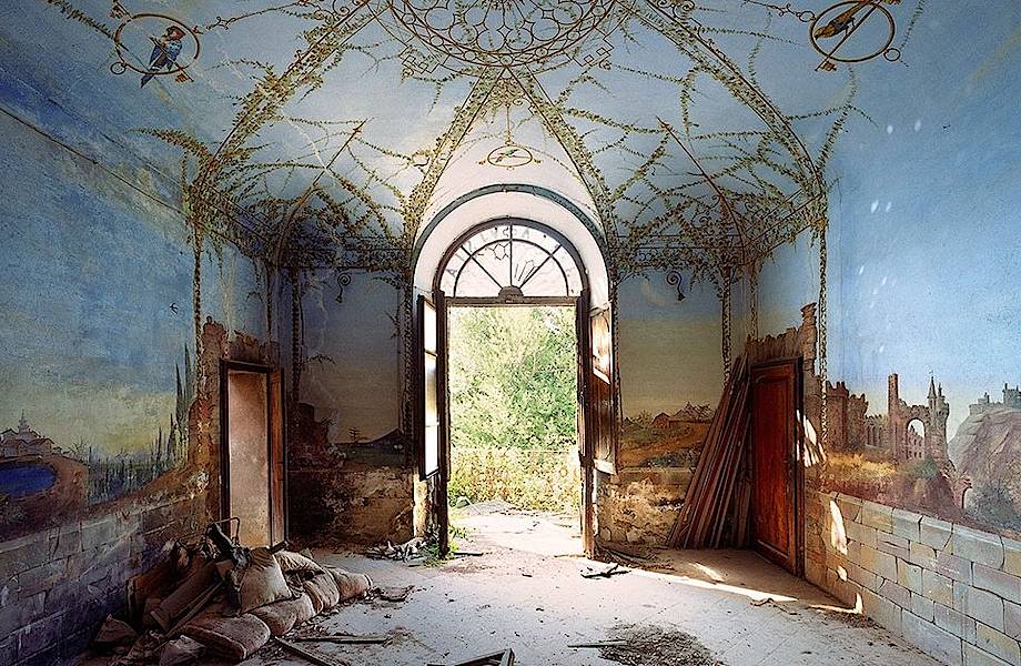Заброшенные итальянские дворцы в невероятных снимках французского фотографа 
