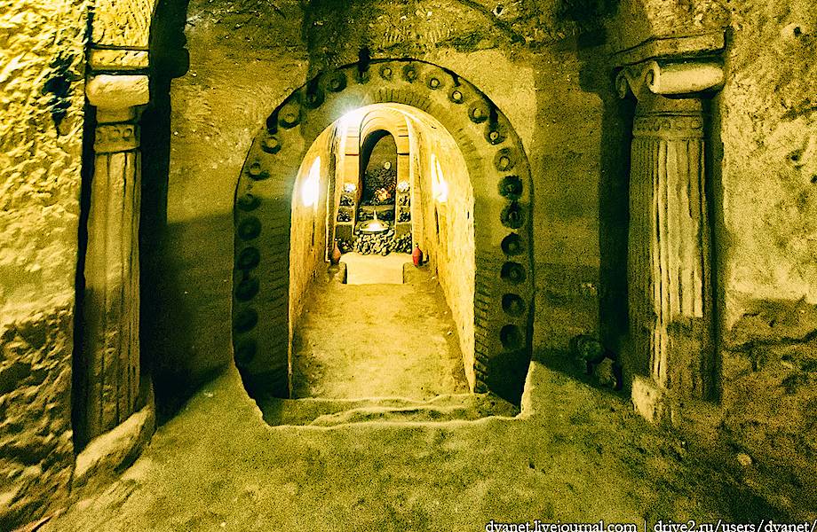 Из жизни необычных людей: подземный храм Левона
