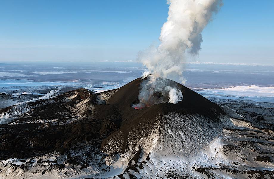 Вулкан Шивелуч на Камчатке снова проснулся и угрожает мощнейшим извержением
