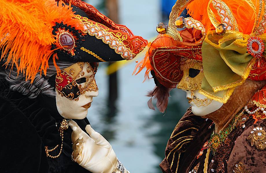 Из глубины веков: история возникновения венецианского карнавала