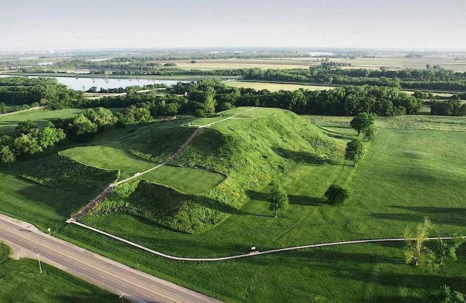 Кто построил огромные земляные пирамиды в американском штате Иллинойс 