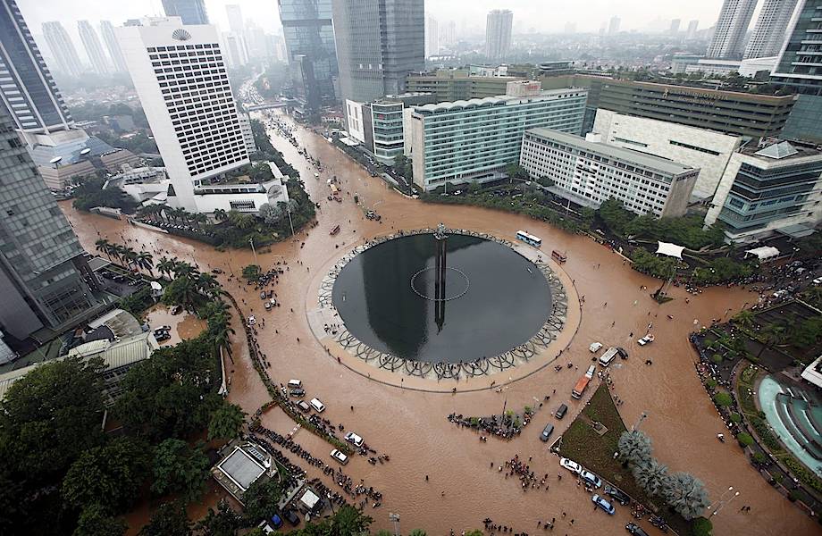 Времени почти не осталось: столица Индонезии погружается в воду