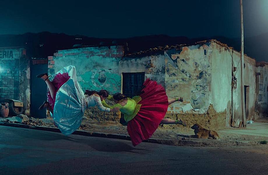 Летающие: потрясающий фотопроект о женщинах-рестлерах из Боливии