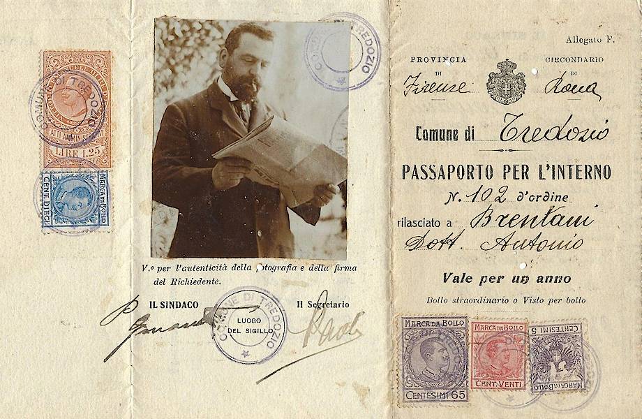 Какими были паспорта 100 лет назад, когда фото на документ могло быть любым